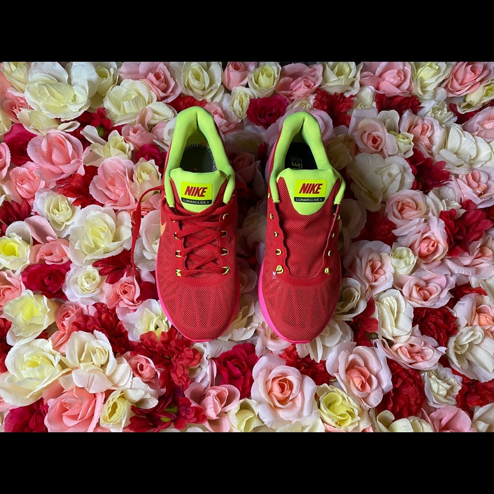 ¡NEW! Nike ID Women’s Running Sneaker